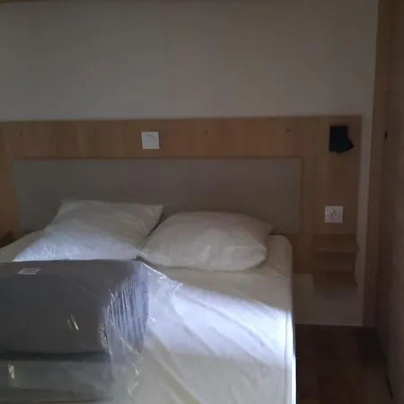 Mobilhome 3 Mar Estang Casa vacanze *